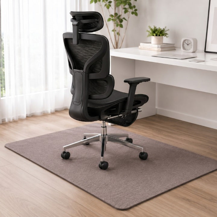 Tapis de chaise bureau ERGOΛ Shield noisette — polyester premium antidérapant