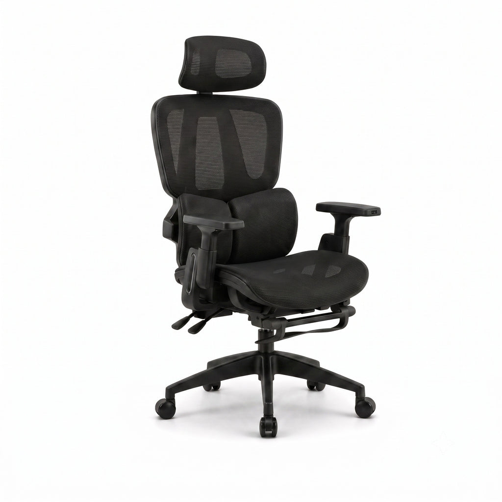 Siège ergonomique ERGOΛ Core noir, vue 3/4, mesh respirant, accoudoirs 4D et appuie-tête ajustable